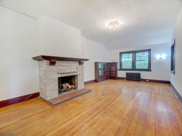 449 Grove St, Montclair, NJ 07043