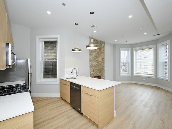 4th image of 4543 S Saint Lawrence Ave #2F