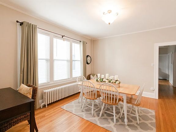 3rd image of 62 Forest Ave Floor 1