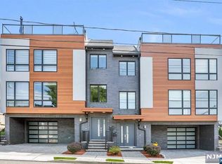 300A 7th St, Palisades Park, NJ 07650