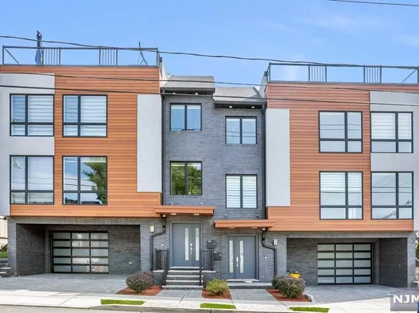 300A 7th St, Palisades Park, NJ 07650