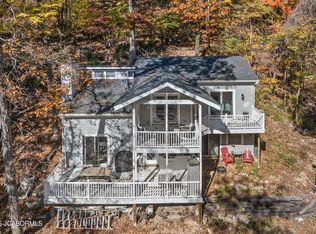 48 Lake Village Rd, Eldon, MO 65026