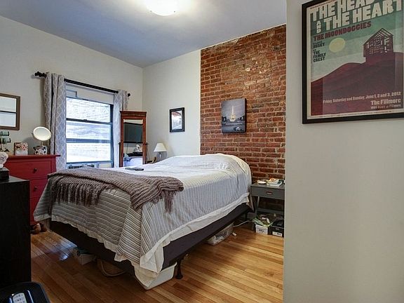 3rd image of 239 E 14th St APT 2N