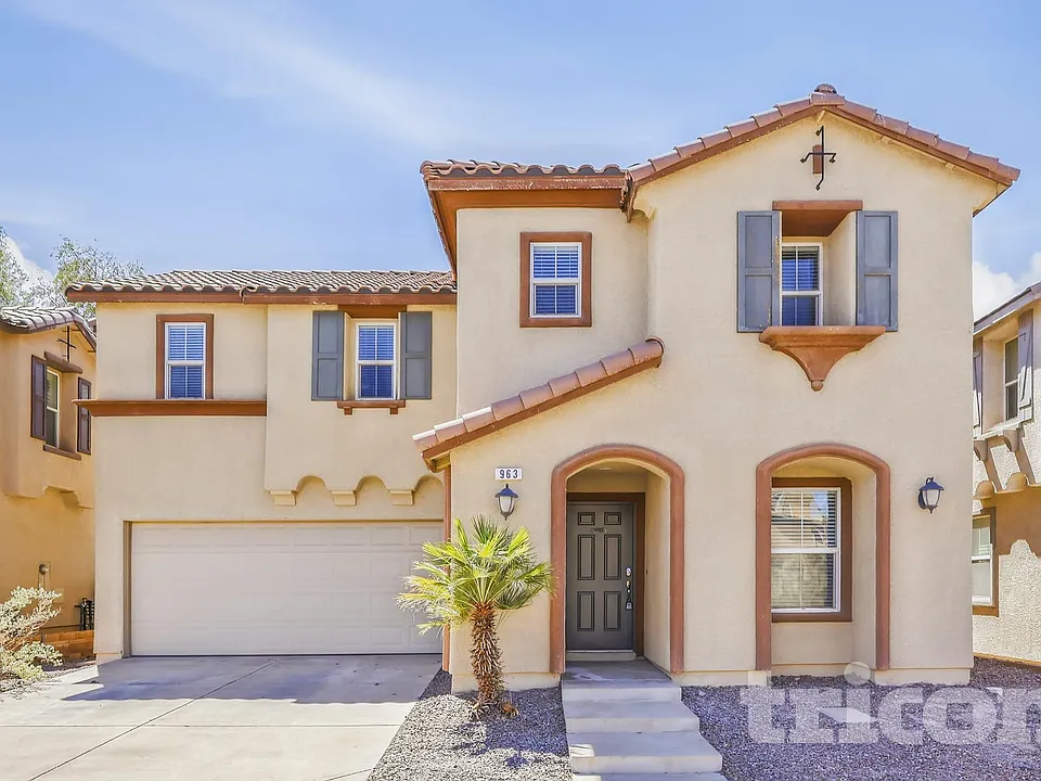 963 Eureka Dunes Ave