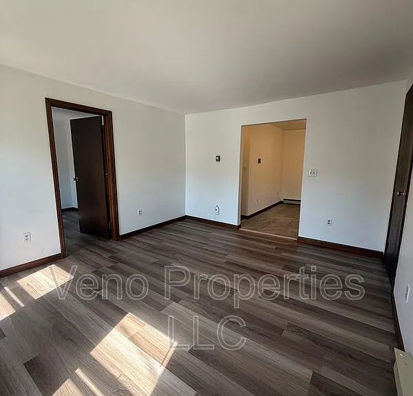 2-4 Russell St #2A — Photo 4