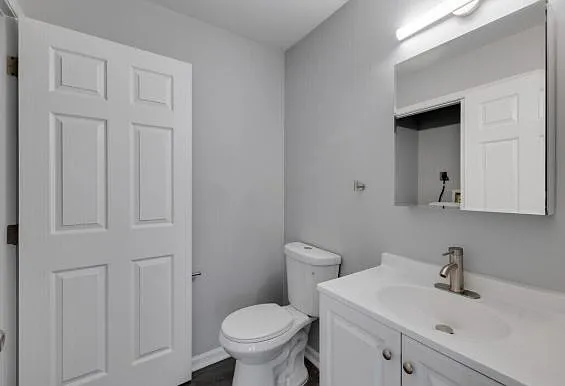 229 W 4th St #A4 — Photo 18