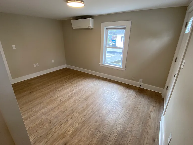 10 Campbell St #B — Photo 3