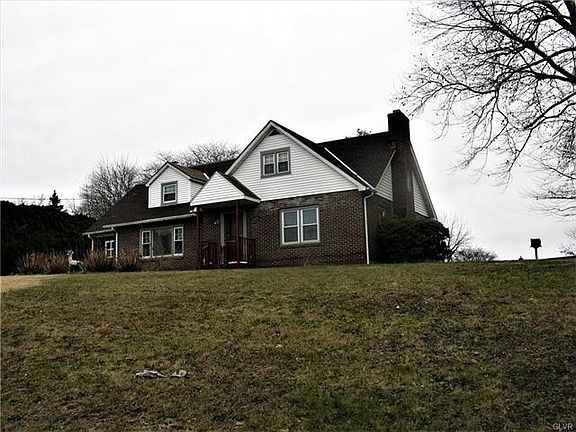4th image of 3736 Easton Ave