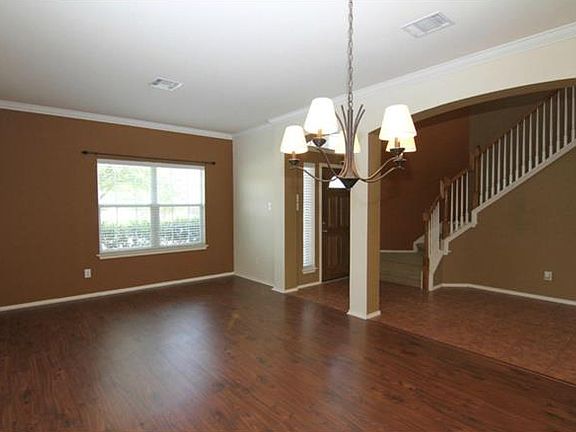 3rd image of 20425 Farm Pond Ln