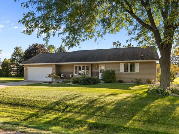 1270 Snowdon Dr, Oshkosh, WI 54904