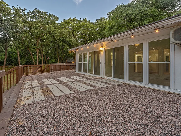 1015 Cimarron Cir — Photo 33