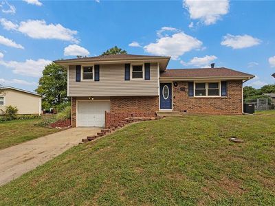 902 S 10th St, Louisburg, KS, 66053