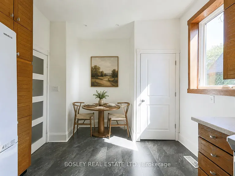 12 Meredith Cres #UPPER — Photo 8