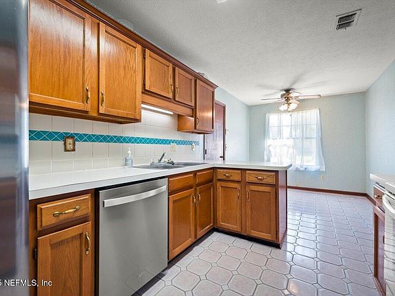 4th image of 4729 DRESDEN Court