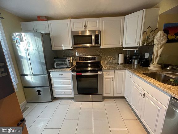 4th image of 19451 Zinnia Cir