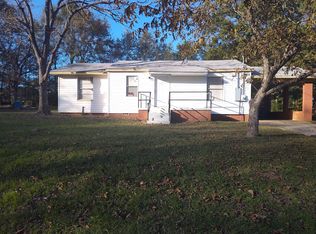 911 Wilson St, Henderson, TX 75652
