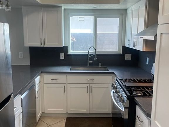 4th image of 555 El Placer Rd APT 1