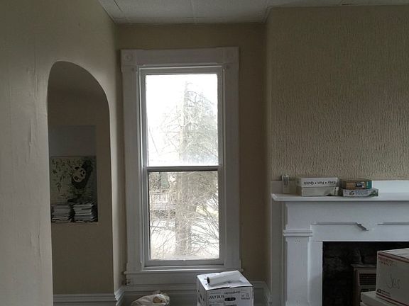 4th image of 22 E Bissell Ave