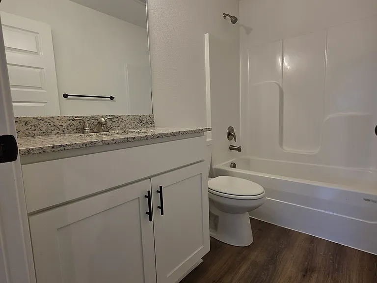 826 N Crater Ave #1 — Photo 12