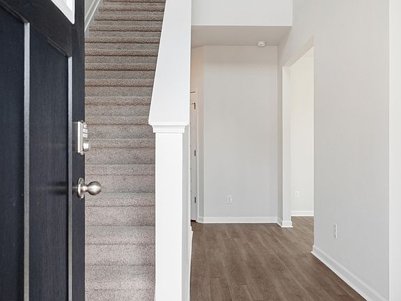 2nd image of 204 Friendship Oak Way