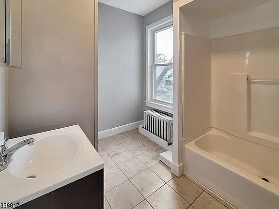 3rd image of 29 Wilson St