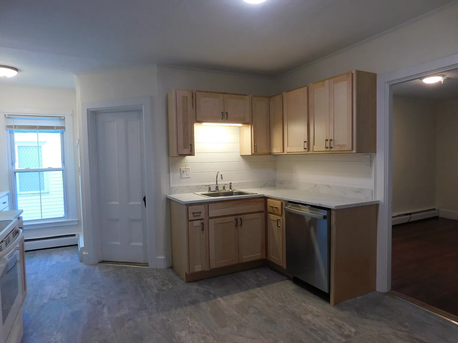 2 bed, 1100 sqft, $1,750 — Photo 2