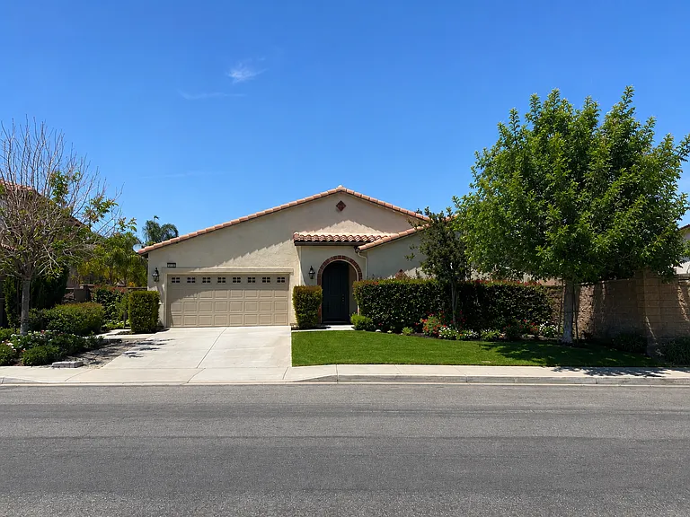 53020 Belle Isis Ct — Photo 1