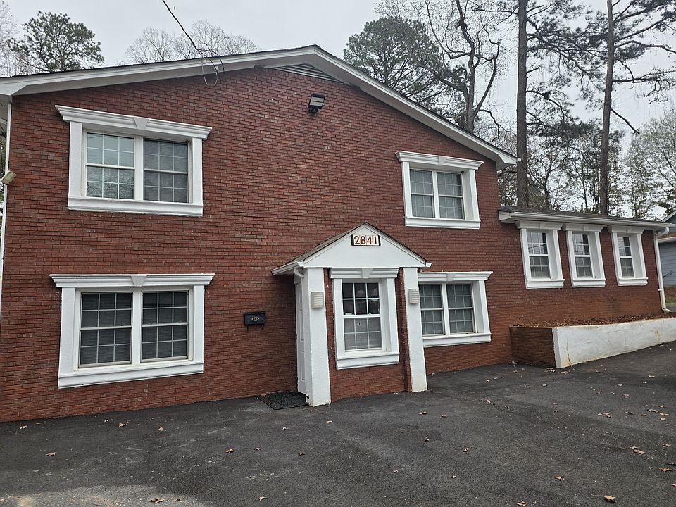 1st image of 2841 Club Dr
