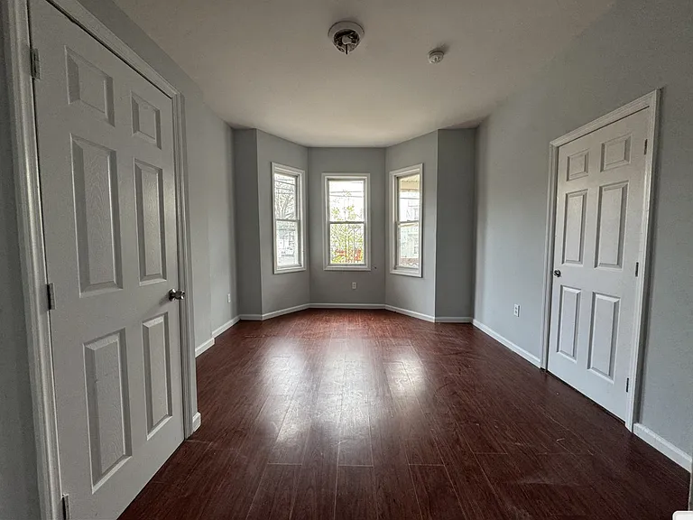 107 Grant Ave #1 — Photo 2