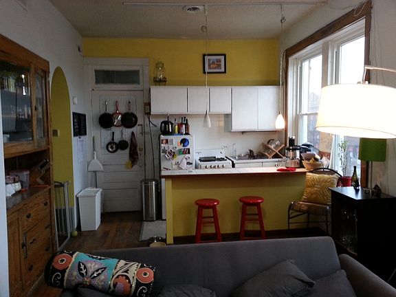 3rd image of 2350 W Augusta Blvd APT 3E