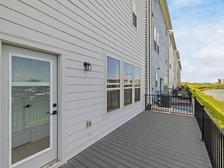 9303 Easy St — Photo 27