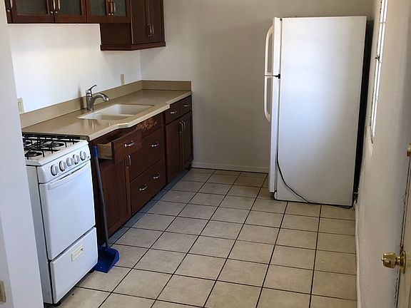 5th image of 415 Romero St NW Suite B