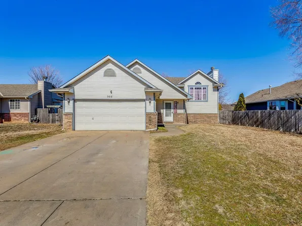 988 E Forest Ct, Haysville, KS 67060