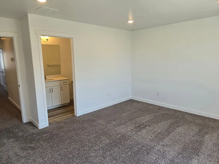 1208 W Summit Ridge Pkwy — Photo 17