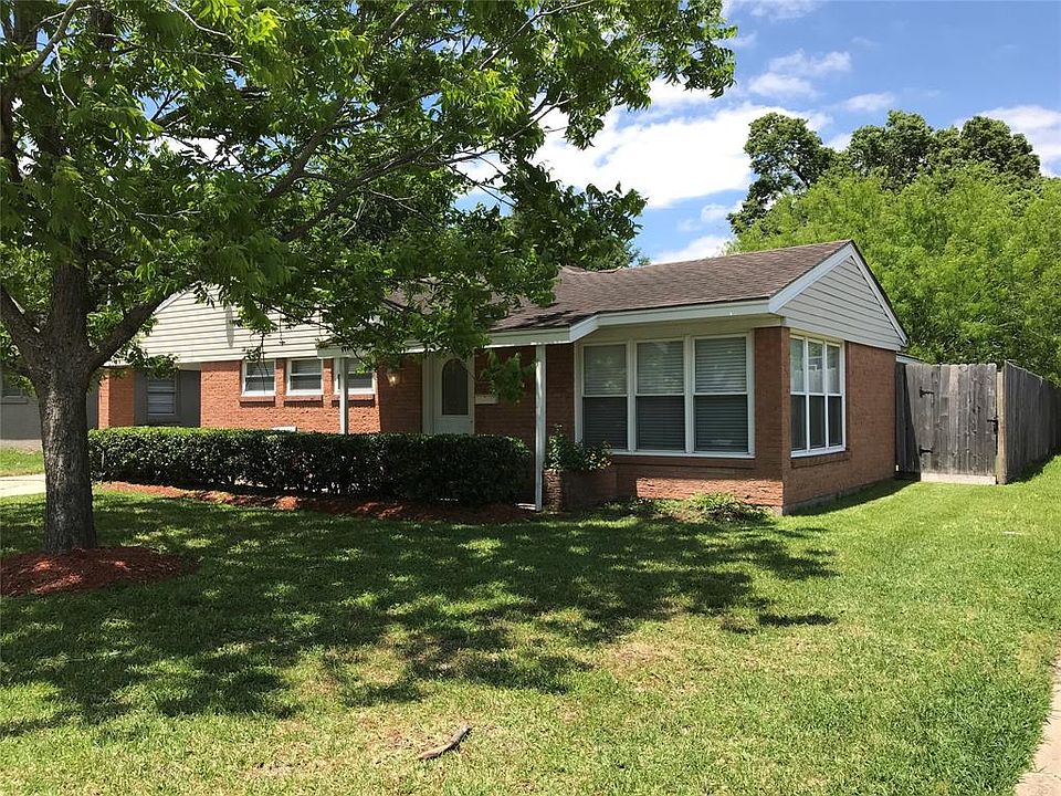 1st image of 602 Heron Ln