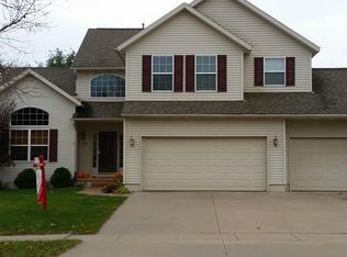 4015 Willowbrook Dr, Marion, IA 52302