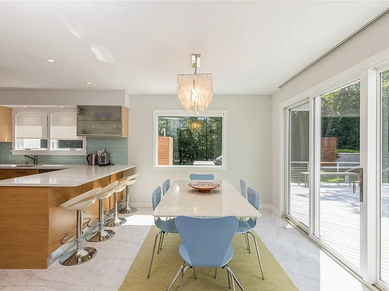 19 Woodland Way — Photo 12