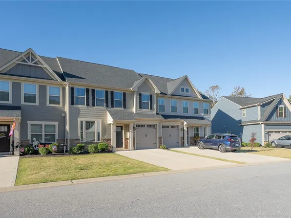 39 Moss Hollow Way, Simpsonville, SC 29681