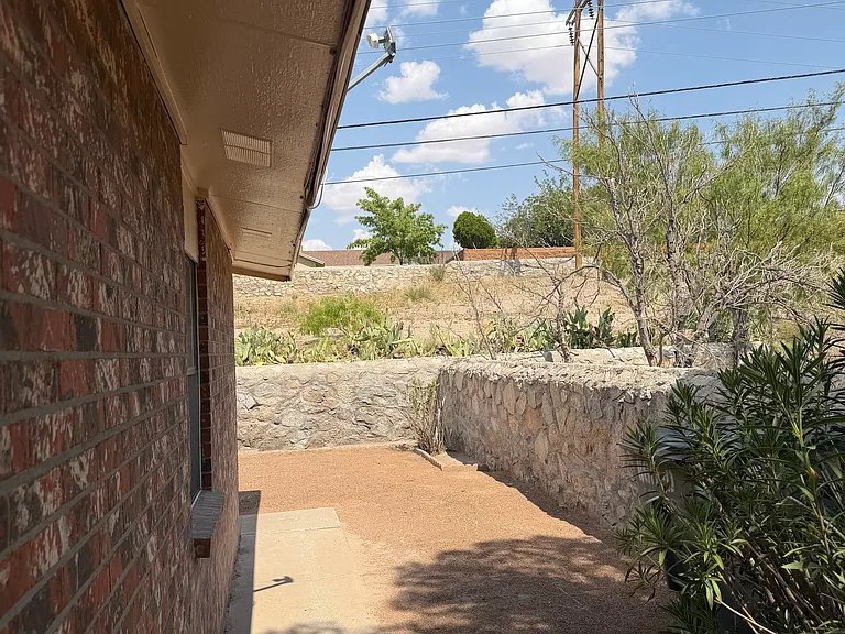 11617 Marsh McCall Way #D — Photo 10