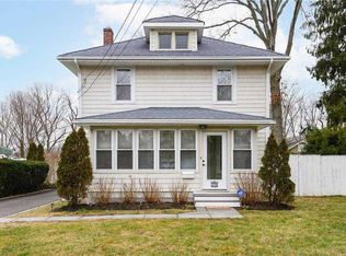 256 Nassau Rd, Huntington, NY 11743