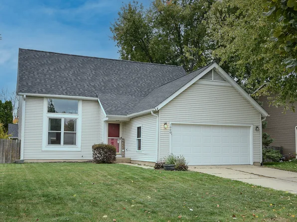 1000 Sandalwood Ln, Crystal Lake, IL 60014