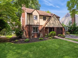 89 Willow St, Garden City, NY 11530