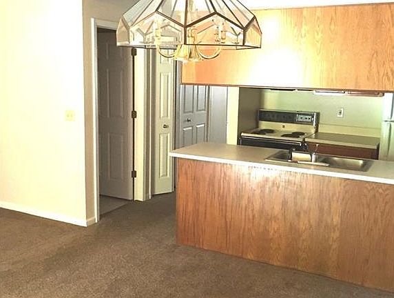4th image of 16411 Woodlane