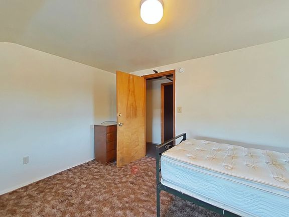 3rd image of 242 NW 15th St #11