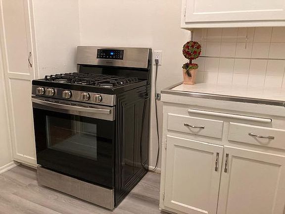 4th image of 455 S Maple Dr #5