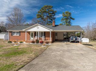 3241 Robinwood Rd, Gastonia, NC 28054