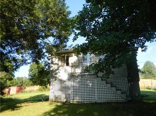 16 Hatfield Rd, Amity, PA 15311