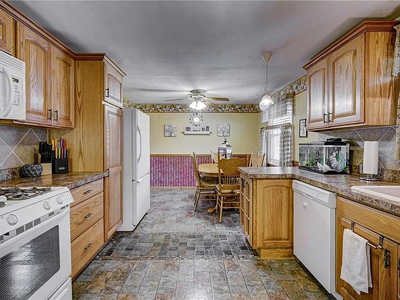 5th image of 1099 Parker Blvd
