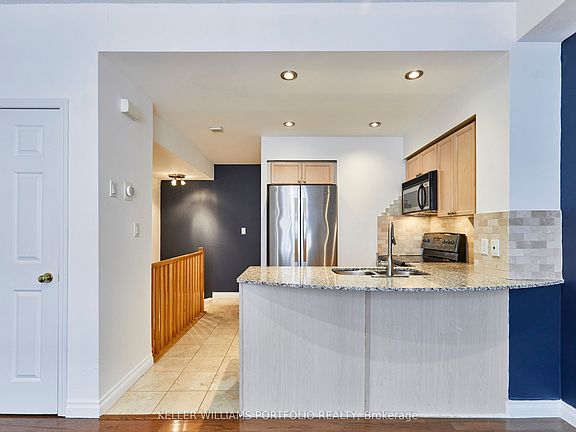 4th image of 32 Stadium Rd Unit 363