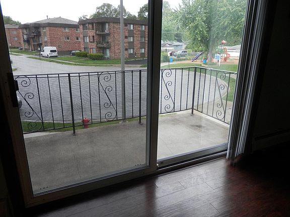 4th image of 12715 S La Crosse Ave APT 304